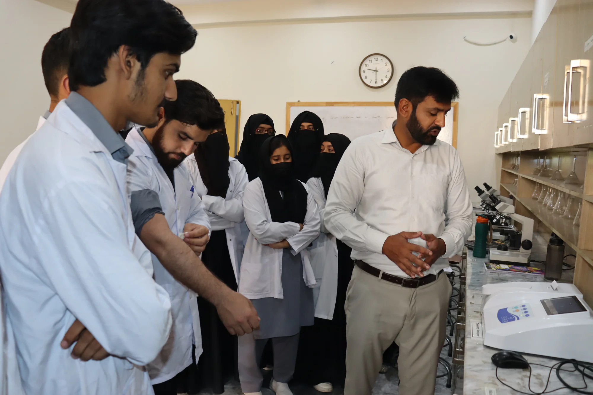 Pharmacy laboratory at ONIMS — photo 2